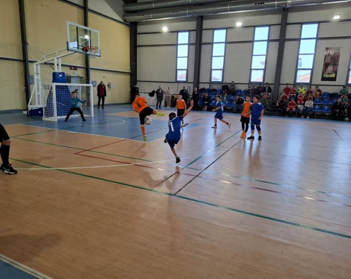 koleden turnir football 191225 1 ОУ „Христо Никифоров“ спечели коледния турнир по футбол за ученици в Ловеч