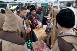 koledna magiq 16 25 декември1 Празнична магия: Коледарско шествие и автентични традиции огласят Ловеч на Рождество