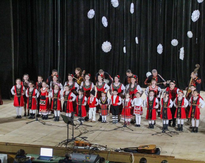 koncert teteven 181225 1 Коледен концерт на НЧ „Съгласие 1869“ изпълни Тетевен с празничен дух и аплодисменти