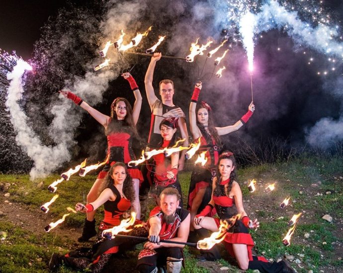 ogneno show 31225 Огнено коледно шоу на клуб „Дивинитас“ ще освети Ловеч на 8 декември
