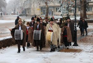 коледари ловеч 251225 5 Традиционно коледарско шествие се проведе в Ловеч на Рождество Христово
