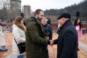 bogojavlenie jordanovden 60126 5 23-годишният Михаил Велчевски извади Светия кръст от река Осъм в Ловеч