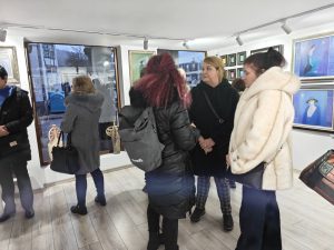 art galleri bridjes lovech valdo kirov 120226 2 Арт галерия „Мостове“ се изпълни с вълнение, красота и истинско уважение към изкуството по време на откриването на изложбата „Усещане за жена“ на големия ловешки художник Владимир Киров