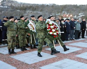 lovech levski pochit 180226 4 Ловеч отбеляза 153 години от гибелта на Васил Левски с военен ритуал и поклонение
