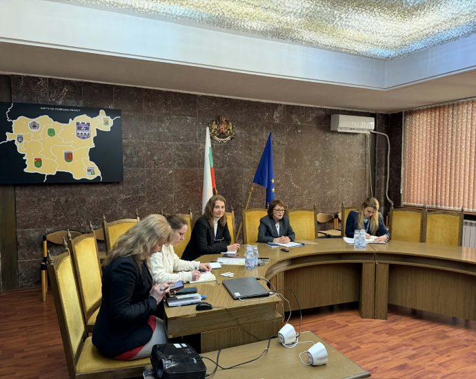 10.03.2026 г. областният управител среща 1 Областният управител на Ловеч координира подготовката за изборите на 19 април