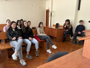 deca sad 190326 2 Деца и престъпления: Прокурор Николай Буровски проведе открит урок пред седмокласници в Ловеч