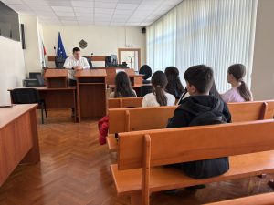 deca sad 190326 3 Деца и престъпления: Прокурор Николай Буровски проведе открит урок пред седмокласници в Ловеч