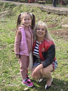 deca zoopark lovech 290326 3 Алея на детската рисунка бе открита в Ловешкия зоопарк. Тя е част от творческата инициатива на детската писателка Милена Димова и управителя на зоологическата градина, д-р Ивайло Станков
