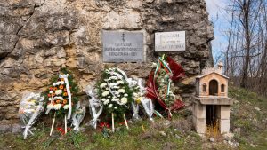poklonenie slanchev briag 280326 ГЕРБ-СДС превръща лагера „Слънчев бряг“ в пантеон на жертвите на комунистическия режим