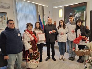 red cross 20326 2 МЛАДИТЕ ЧЕРВЕНОКРЪСТЦИ ОТ ЛОВЕЧ И ТРОЯН С КАМПАНИЯ „МАРТЕНИЧКА ЗАКАЧИ И НАДЕЖДА ПОДАРИ“