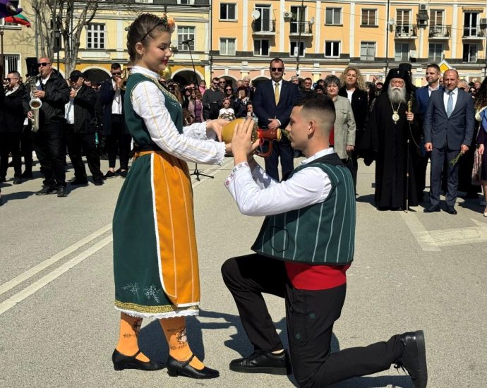 cvetnica lovech kumichka 50426 5 С литургия, ритуала "По вода" и богата програма Ловеч отбеляза Цветница 2026