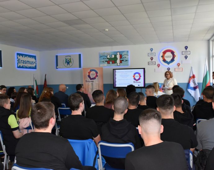 mehano 2404262 Професионалната гимназия по механоелектротехника в град Ловеч представи резултатите от проект „Кариерен компас – посока Испания“