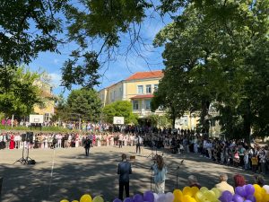 15.05.2026 г. Езикова ИЗПРАЩАНЕ 4 1 Областният управител на Ловеч Пламен Христов пожела „На добър час“ на випуск 2026 на ПЕГ „Екзарх Йосиф I“ – Ловеч.