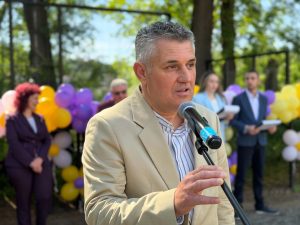 15.05.2026 г. Езикова ИЗПРАЩАНЕ 4 2 Областният управител на Ловеч Пламен Христов пожела „На добър час“ на випуск 2026 на ПЕГ „Екзарх Йосиф I“ – Ловеч.