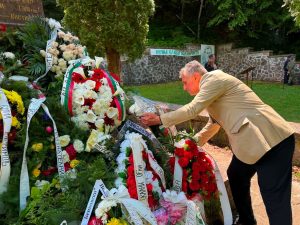 25.05.2026 г. Поклон бенковски 2 Областният управител на Ловеч Пламен Христов се поклони пред паметта на войводата Георги Бенковски и неговите сподвижници в местността Костина край село Рибарица