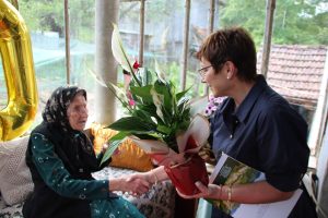 baba ena 100 godini teteven 310526 2 Баба Пена Неева от Голям извор посрещна своя 100-годишен юбилей