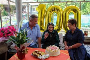 baba ena 100 godini teteven 310526 4 Баба Пена Неева от Голям извор посрещна своя 100-годишен юбилей