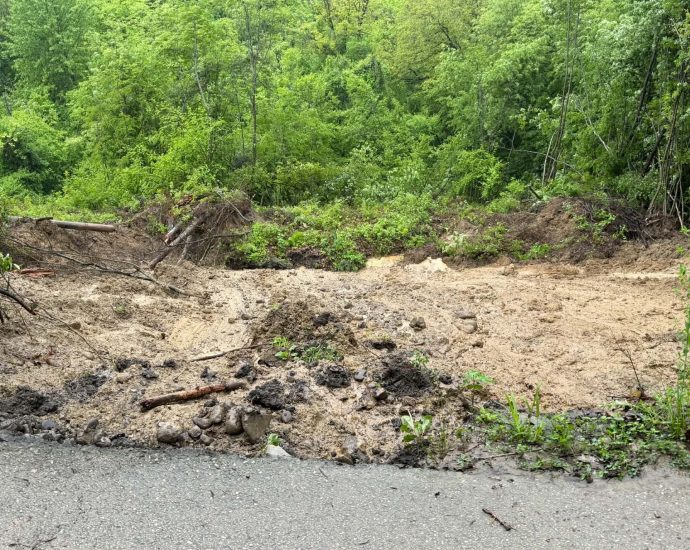 landslide troyan 230526 Новопоявило се свлачище на територията на община Троян