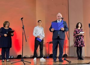 matematicheska lovech godishnina 150526 3 Профилираната природо-математическа гимназия в Ловеч отбеляза 55 години от създаването си