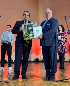 matematicheska lovech godishnina 150526 4 Профилираната природо-математическа гимназия в Ловеч отбеляза 55 години от създаването си