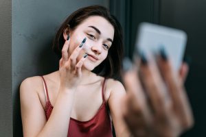 pexels ivan s 71617012 BB крем: идеалното решение за лек ежедневен грим с естествен завършек