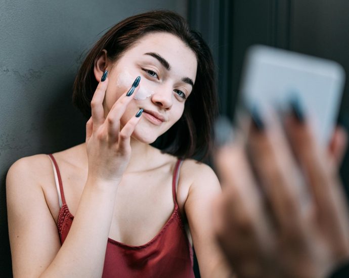 pexels ivan s 71617012 BB крем: идеалното решение за лек ежедневен грим с естествен завършек