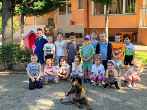 police kuche neron 270526 3 Полицейското куче Нерон гостува на децата от ДГ „1-ви юни“ в Ловеч