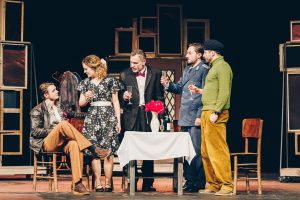 premiera theater lovech 60526 1 1 Премиерата на "Големият син" в Драматичен театър- Ловеч бе посрещната снощи с бурни аплодисменти и съпроводена с много съпътстващи събития