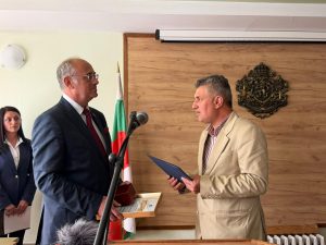semov aprilci 190526 3 Проф. Атанас Семов бе удостоен със званието почетен гражданин на Априлци