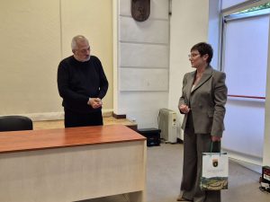 sreshta profesor mitev 130526 10 На 11 май в салона на Община Тетевен се проведе вдъхновяваща среща-разговор с проф. д-р Пламен Митев - един от уважаваните български историци, изследовател на Българското възраждане