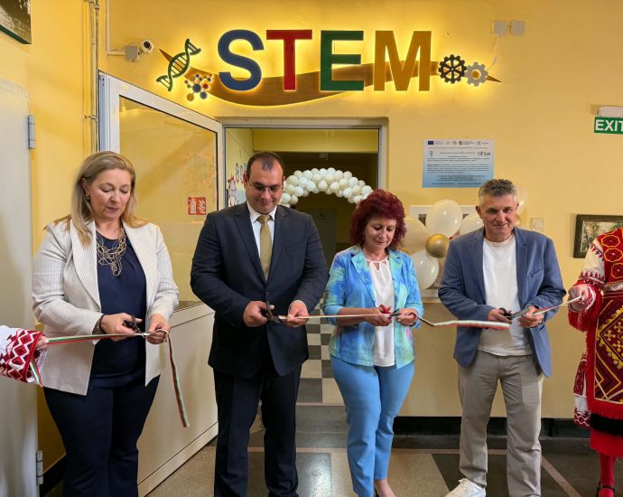 stem veter 180526 Надграден STEM център бе открит във Ветеринарната гимназия в Ловеч
