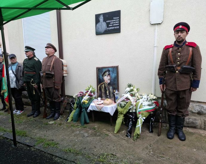 teteven vazov 260526 1 В Тетевен се проведе възпоменание по случай 81-та годишнина от смъртта на ген. Владимир Вазов