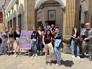 uchenici izlojba 280526 1 Ученици от паралелка „Графичен дизайн“ посетиха изложбата „На Ловеч с любов“ в Арт галерия „Мостове“