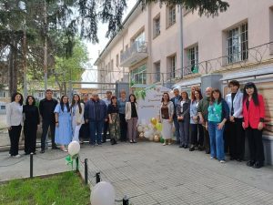 Колектив СУ Д. Митев Път към свободата през знанието: СУ „Димитър Митев“ в Ловеч отбеляза 60- годишен юбилей