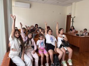 deca sad lovech 140626 5 Деца от четири ловешки училища посетиха Окръжния съд в Деня на отворените врати