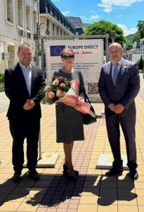 kmet eu sreshta 100626 3 Кметът на Община Ловеч Страцимир Петков проведе вчера среща с ръководителя на Представителството на Европейската комисия в България Йорданка Чобанова