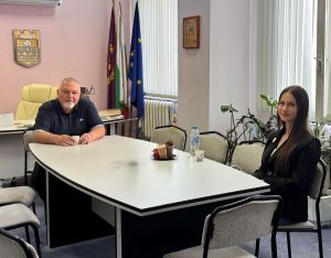 kmet za edin den lovech 60626 8 Ученици влязоха в ролята на ръководители на Община Ловеч в инициативата „Млад кмет за един ден“