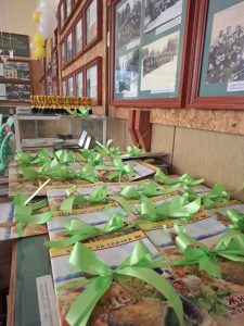 pchelishki gimnazia 106263 С много усмивки и заслужена гордост първокласниците от СУ „Свети Климент Охридски“ – Ловеч отпразнуваха успешното завършване на своята първа учебна година