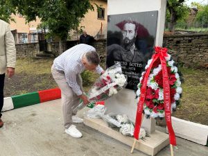 presiaka botev park 30626 2 В Пресяка откриха парк „Христо Ботев“ и паметна плоча на поета революционер