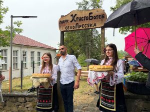 presiaka botev park 30626 4 В Пресяка откриха парк „Христо Ботев“ и паметна плоча на поета революционер