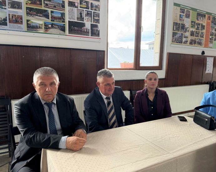 priemna ou aprilci 90626 Областният управител Пламен Христов проведе на 7 юни изнесена приемна в Априлци