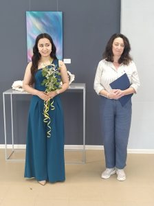 shupi troyan 80626 4 Зрелостничката Дениса Иванова от НУПИ „Проф. Венко Колев“ – Троян представи самостоятелна изложба в НИХЗИ – Орешак