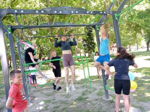 street fitnes joglav 30626 4 Нов стрийт фитнес комплекс беше открит в село Йоглав по повод Деня на детето