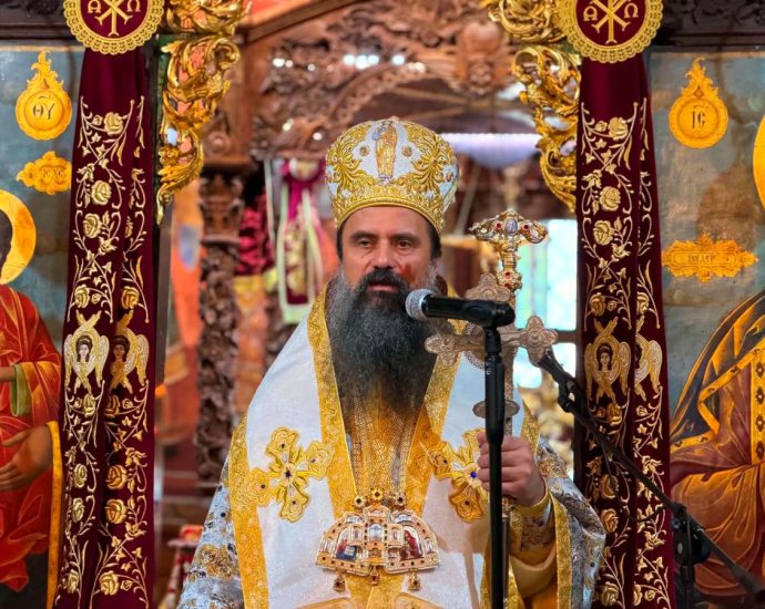 troyanski manastir ou 130726 3 Българският патриарх Даниил оглави празничната литургия за чудотворната икона „Троеручица“ в Троянския манастир
