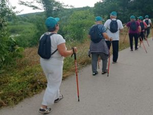 turisti joglav 60726 1 Първа туристическа разходка с щеки събра възрастни хора от село Йоглав