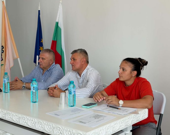 priemna ou lukovit 130826 2 Водоснабдяването, чистотата и пътната инфраструктура сред основните проблеми, поставени в приемната на областния управител в Луковит