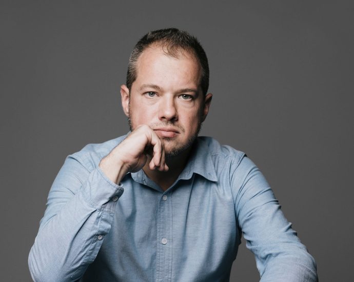 nikolai terziiski 170926 Николай Терзийски представя „Звезди под клепачите“ в Ловеч на 23 септември