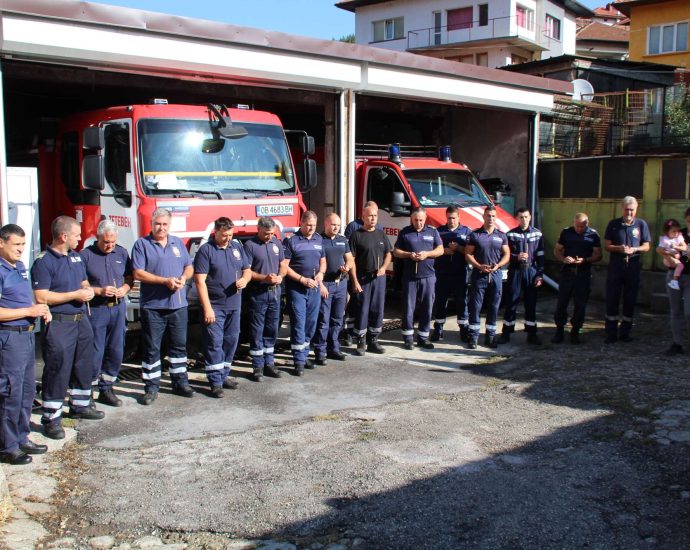 pojarna teteven 140926 4 С водосвет за здраве пожарникарите от РСПБЗН – Тетевен отбелязаха професионалния си празник