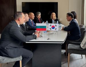 sreshta lovech skorea 280926 2 Кметът на Ловеч се срещна с представители на посолството на Република Корея
