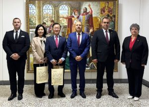 sreshta lovech skorea 280926 4 Кметът на Ловеч се срещна с представители на посолството на Република Корея